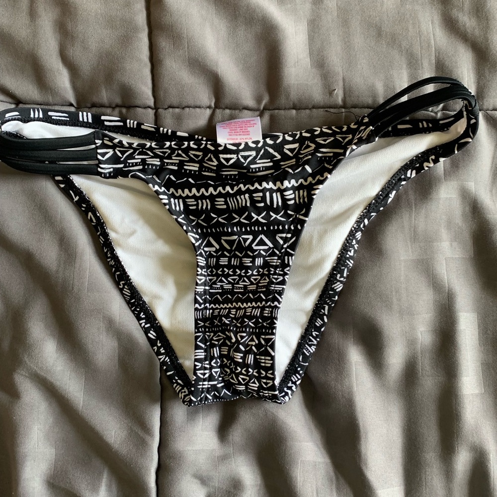 Black and white bikini bottom
